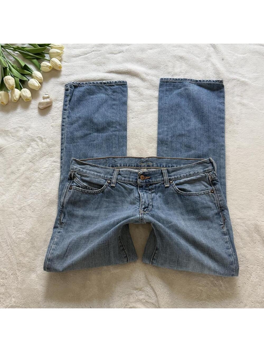 The Lilla low rise straight leg jeans